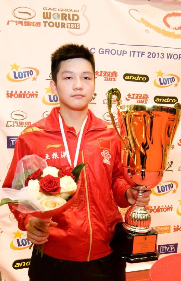 九游娱乐平台 全锦赛团体赛樊振东大满贯后首秀 上海男团进8强